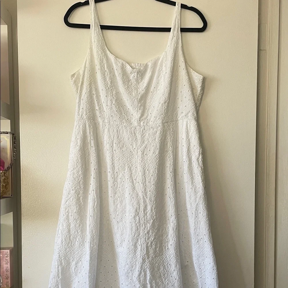 Old Navy|White Eyelet Maxi Dress|Large|EUC - Picture 5 of 9